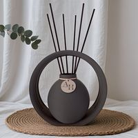Raumduftspender-Set und Raumduft Reed Diffuser  "Odora" inkl. wasserdichtem Inlay, Duft und Duftstäbchen. 
