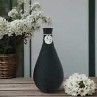 Elegante Vase Niva in modernem Design, nachhaltig aus PLA & PP gefertigt. Erhältlich in 11 Farben & 3 Größen. Ideal für Pampasgras, Trocken- und Frischblumen, stilvolle Wohnzimmerdeko und Geschenkidee.