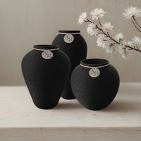 Modernes und elegantes Vasen-Set von Afilli Homes. Moderne & elegante Vasen für Trocken- und Frischblumen. Ideal als Wohnzimmer Deko - oder als Geschenkidee. 