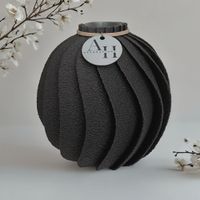 Vase Riva: Neue Vasen-Designs von Afilli Homes. Moderne & elegante Vasen für Trocken- und Frischblumen. Ideal als Wohnzimmer Deko - oder als Geschenkidee.