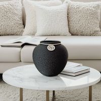 Vase Elera: Neue Vasen-Designs von Afilli Homes. Moderne & elegante Vasen für Trocken- und Frischblumen. Ideal als Wohnzimmer Deko - oder als Geschenkidee. 