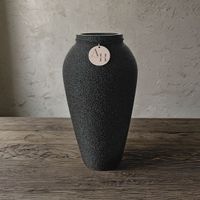 Vase Liora: Neue Vasen-Designs von Afilli Homes. Moderne & elegante Vasen für Trocken- und Frischblumen. Ideal als Wohnzimmer Deko - oder als Geschenkidee. 