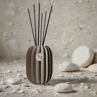 Raumduft Reed Diffuser Set Lamia inkl. Duft und Stäbchen. Erhältlich in acht Farben. 
