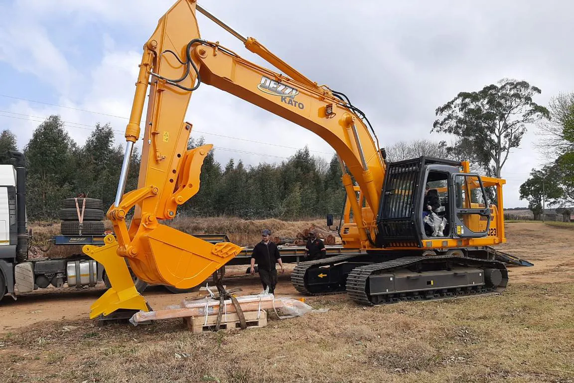 Social Media Management icon showing various social media symbols and analytics graphs in vibrant colors, abstract digital concept, no human shapes